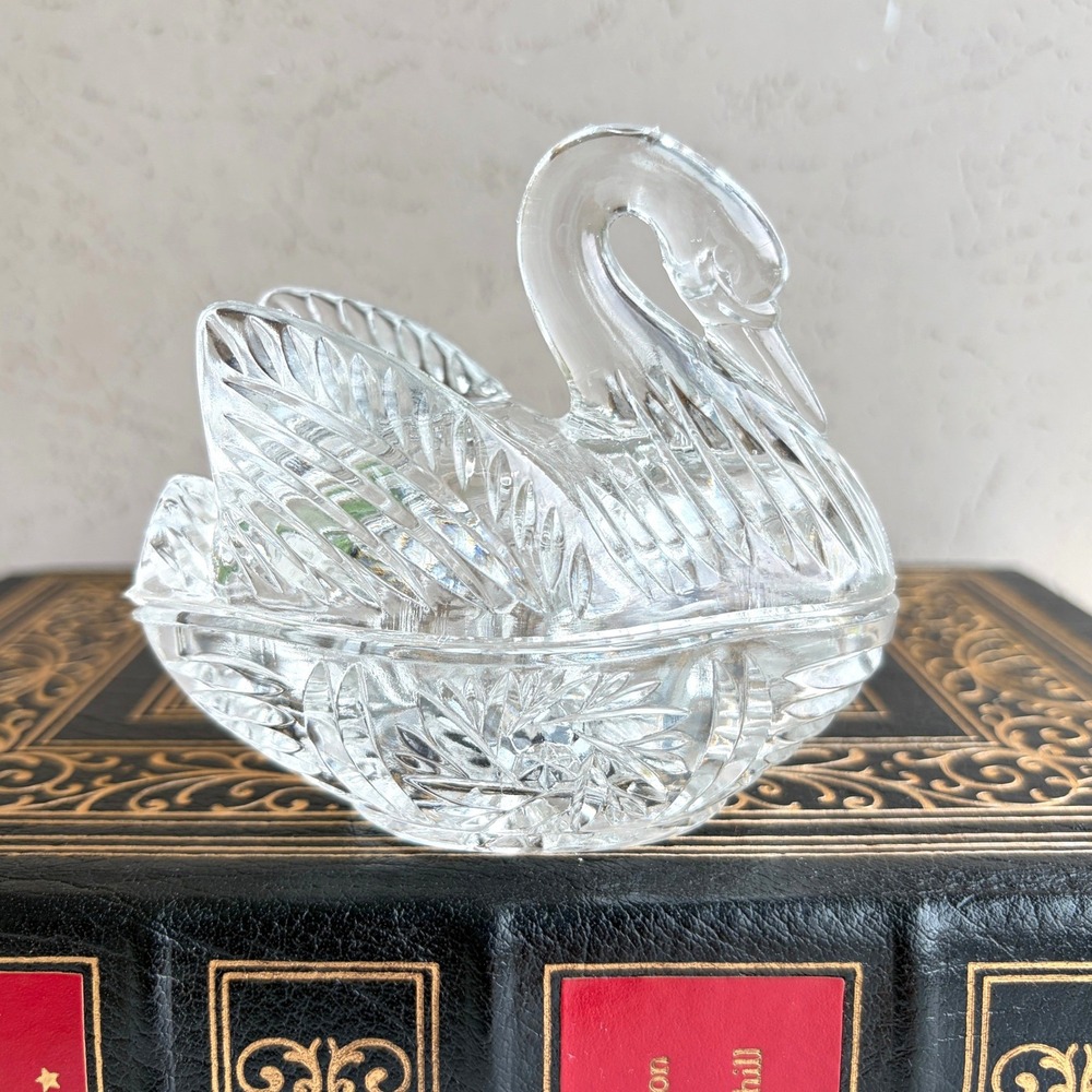 Vintage Crystal Glass Swan Trinket Dish Lidded Jewelry Box Ring Holder Clear